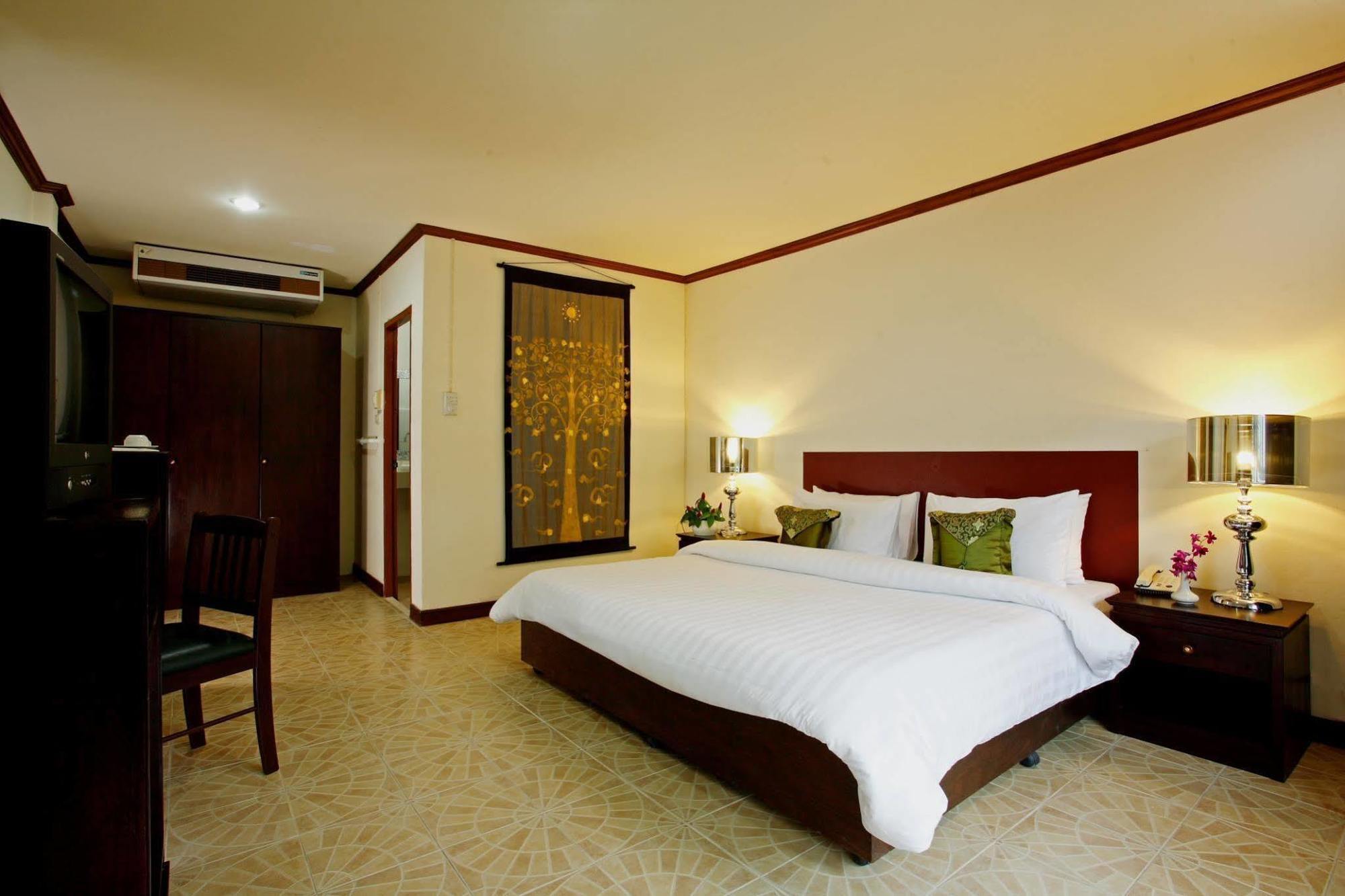 Bamboo Beach Hotel & Spa Patong 外观 照片