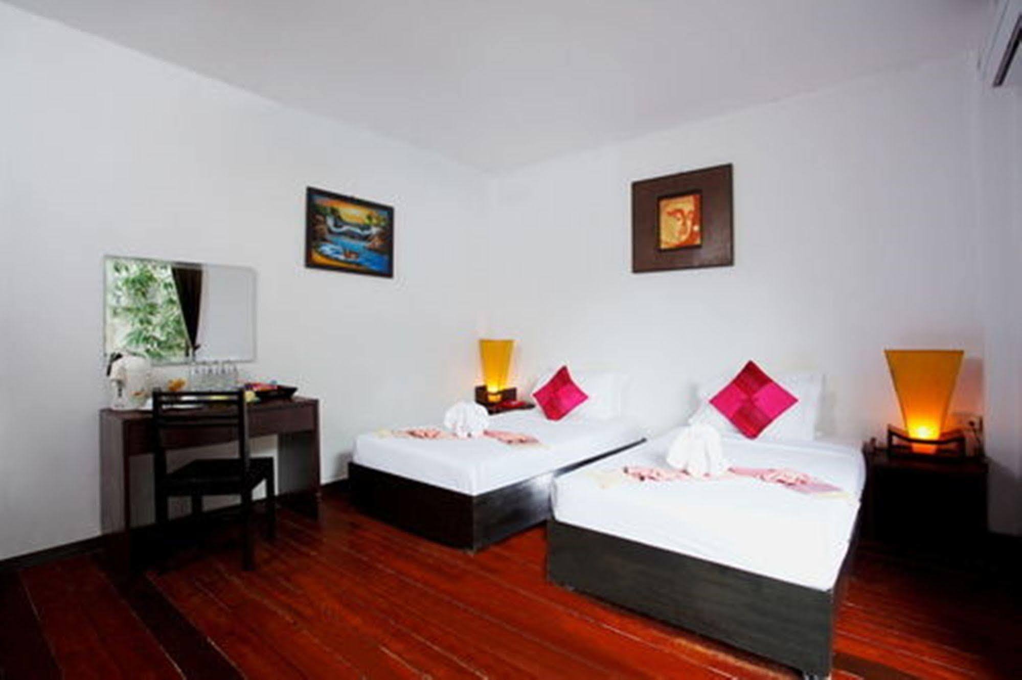 Bamboo Beach Hotel & Spa Patong 外观 照片